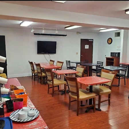 Omak Inn Bagian luar foto